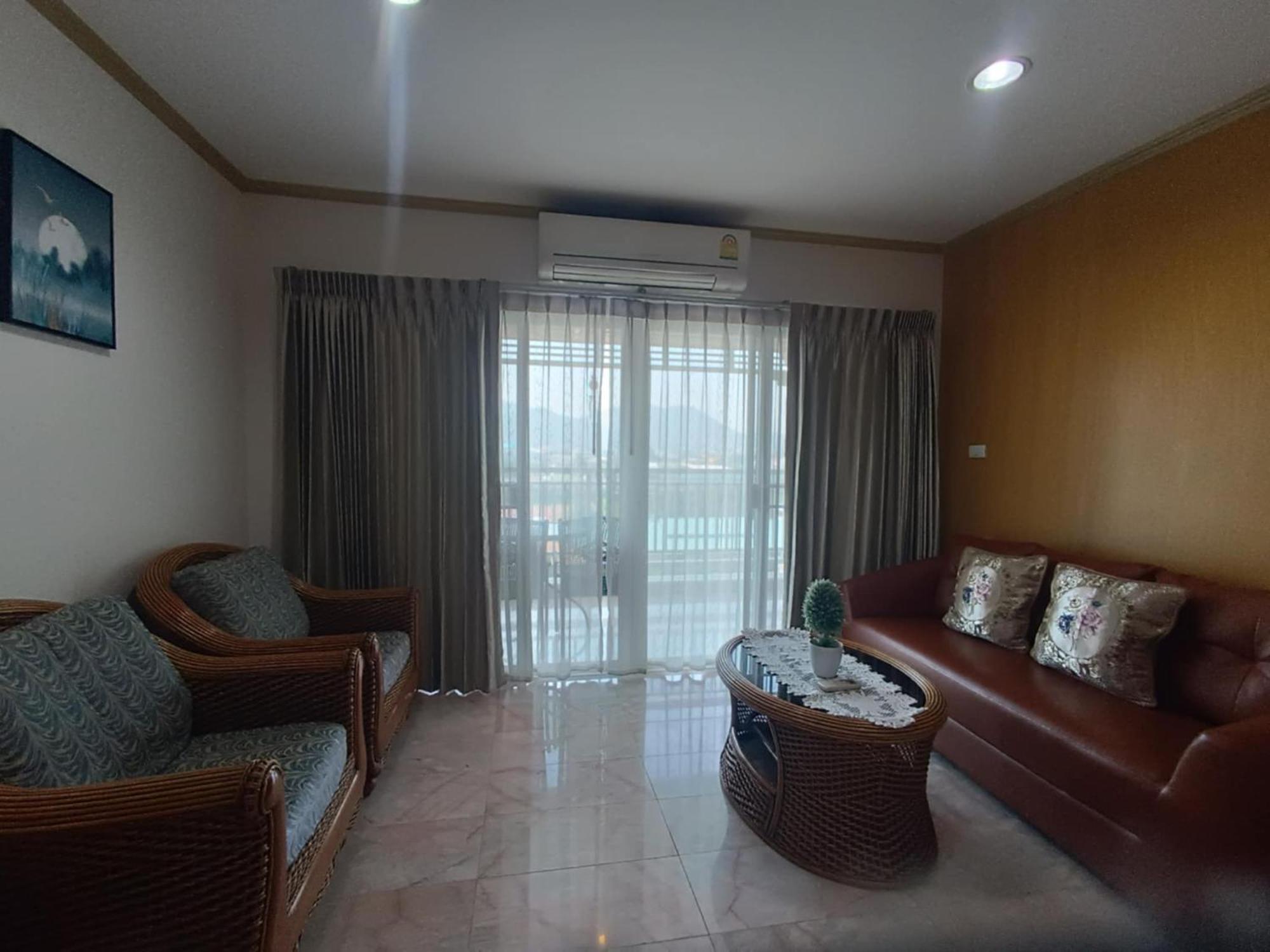 Baan Klang *